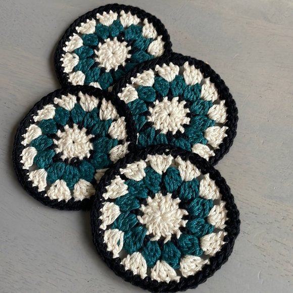4 Crochet Coasters Hand Crafted - Set of 4 - 100% Cotton - Made by Seller - Picture 4 of 10